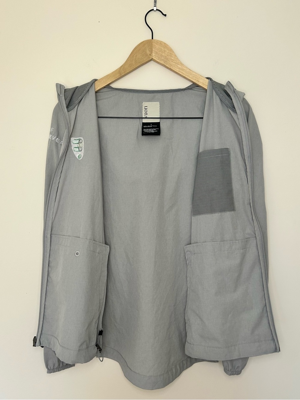 Vuori Men’s Outdoor Trainer Shell Golf Forever Embroidered Logo Size Small - Picture 6 of 8